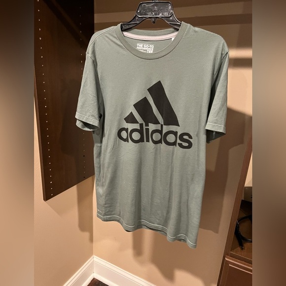 Adidas Green and Black Short Sleeve Tee with Iconic Logo - Picture 4 of 4